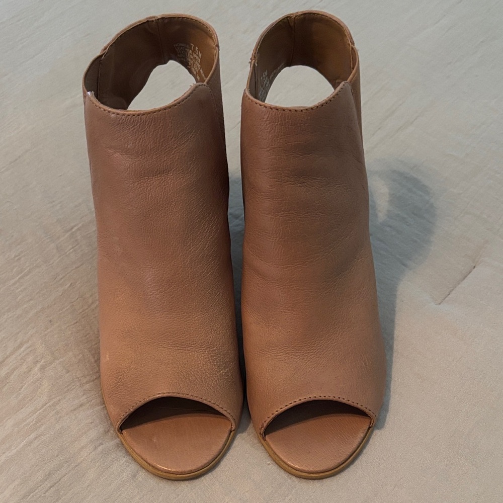 Steve Madden Brown Peep-Toe Mules